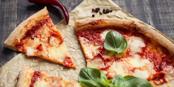 pizza-food_144627-38620